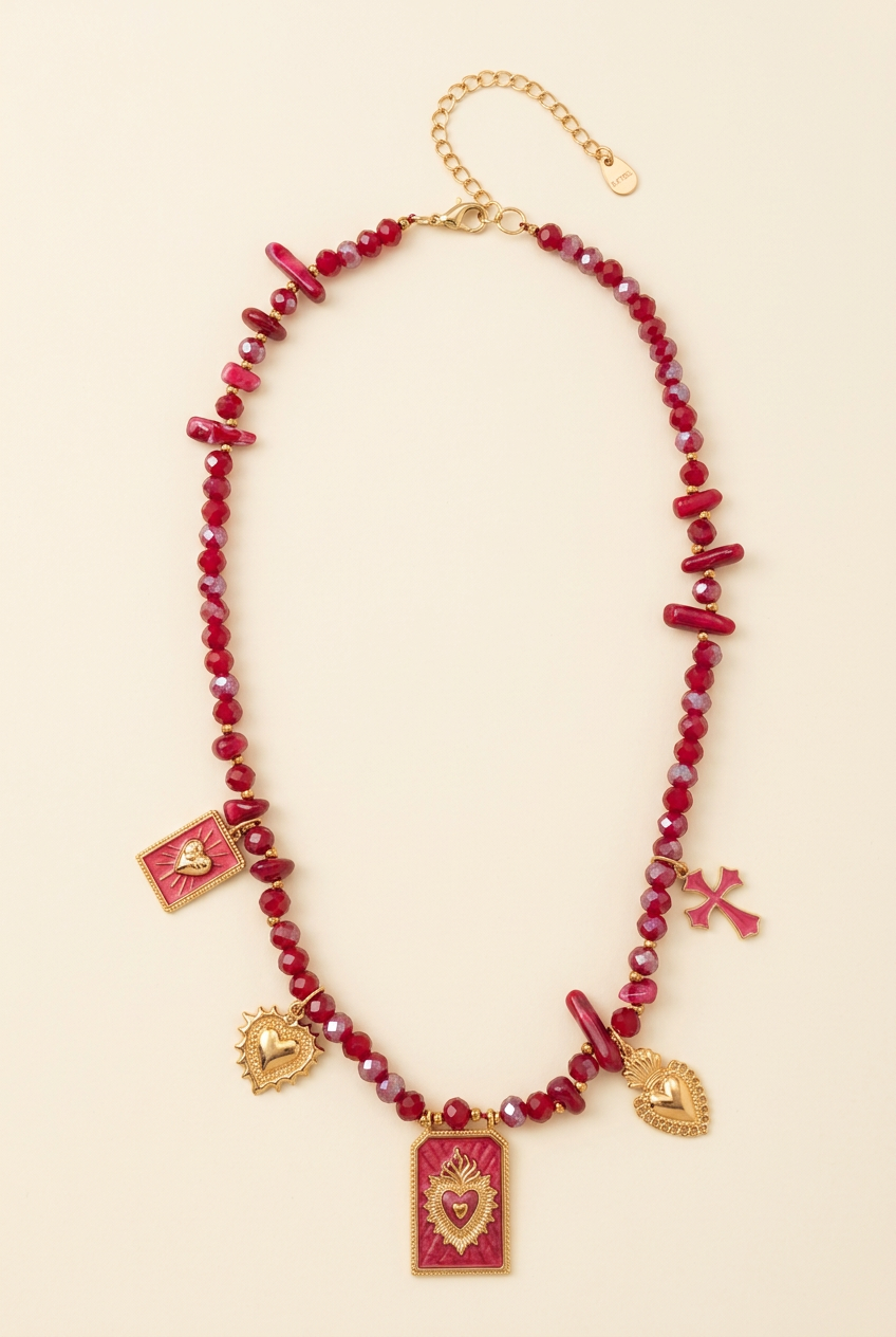 Collana Cuori Rubino completa su fondo avorio