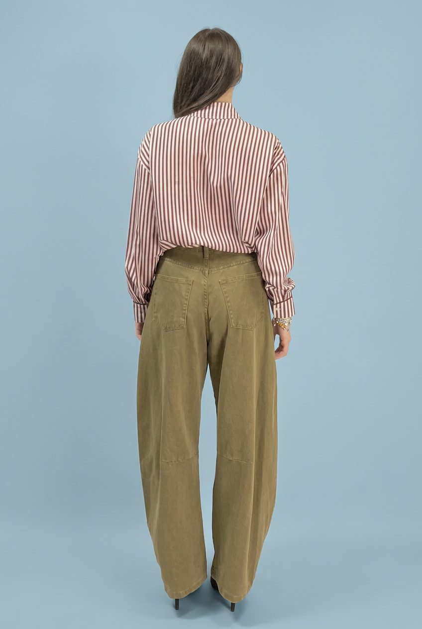 Camicia 1870 retro sfondo azzurro polvere