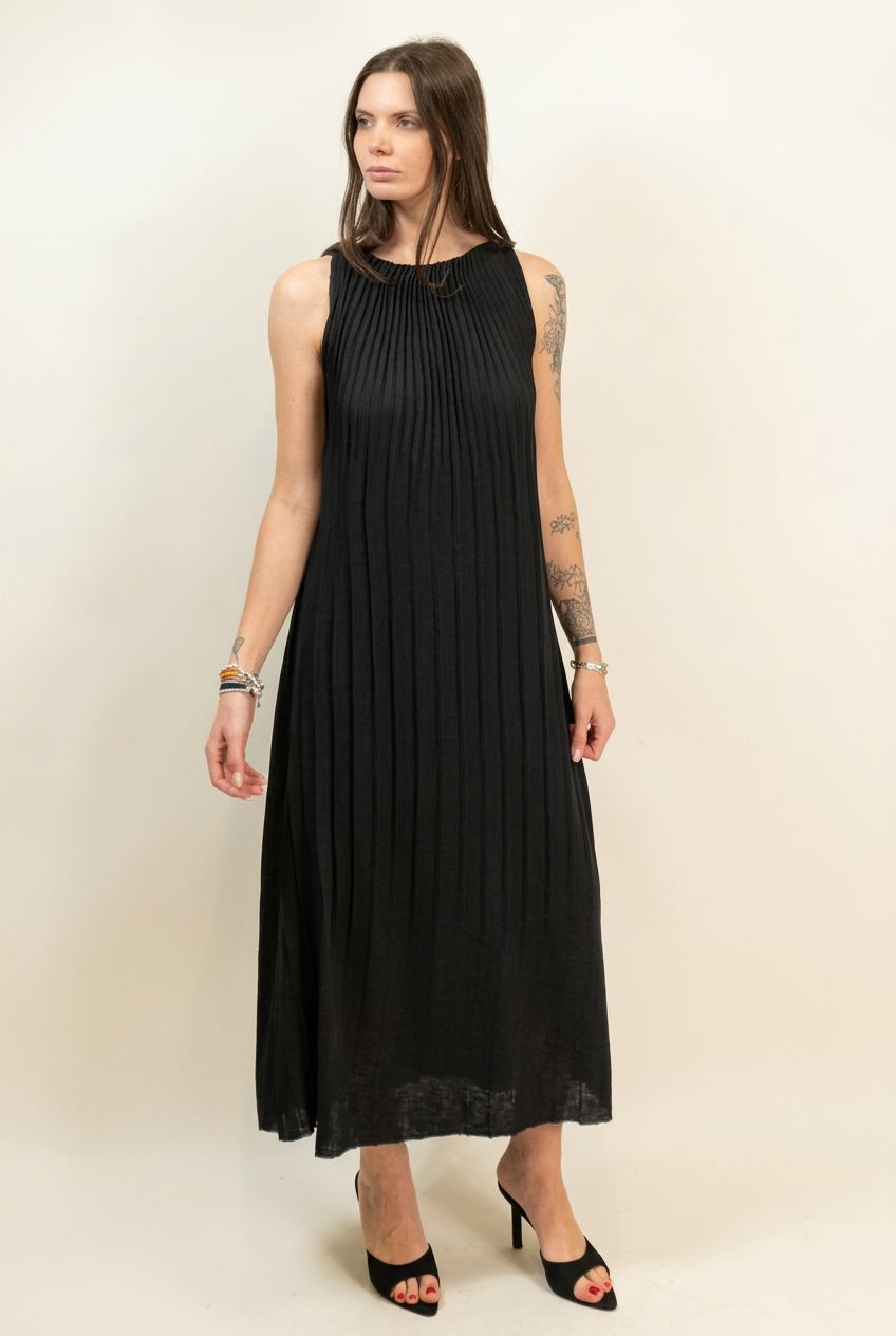 Vestito Armonia frontale in studio