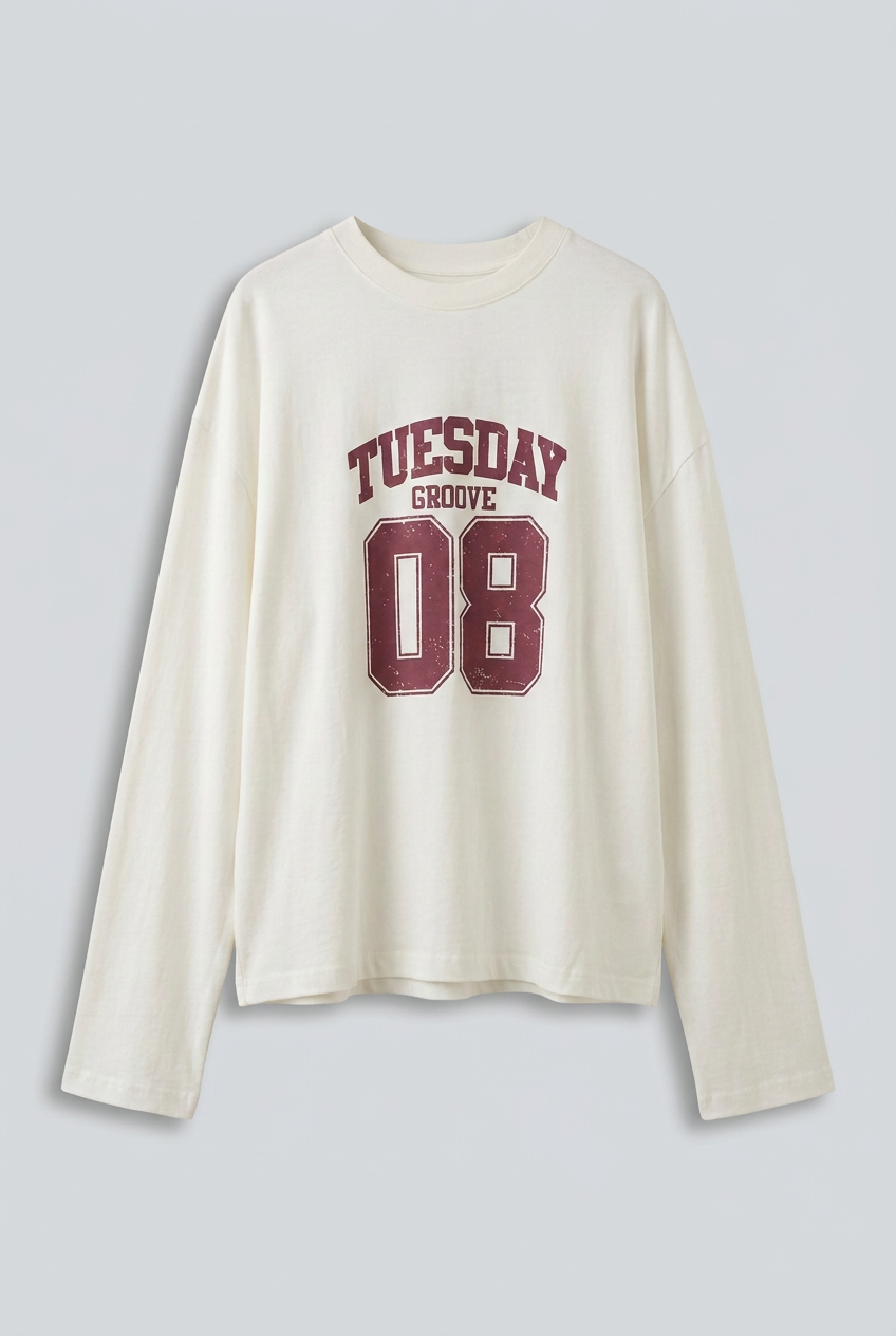 Maglia Tuesday 08 singola su sfondo grigio perla