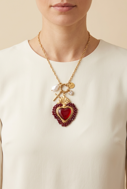 Collana Cuore Regale rossa indossata più corta