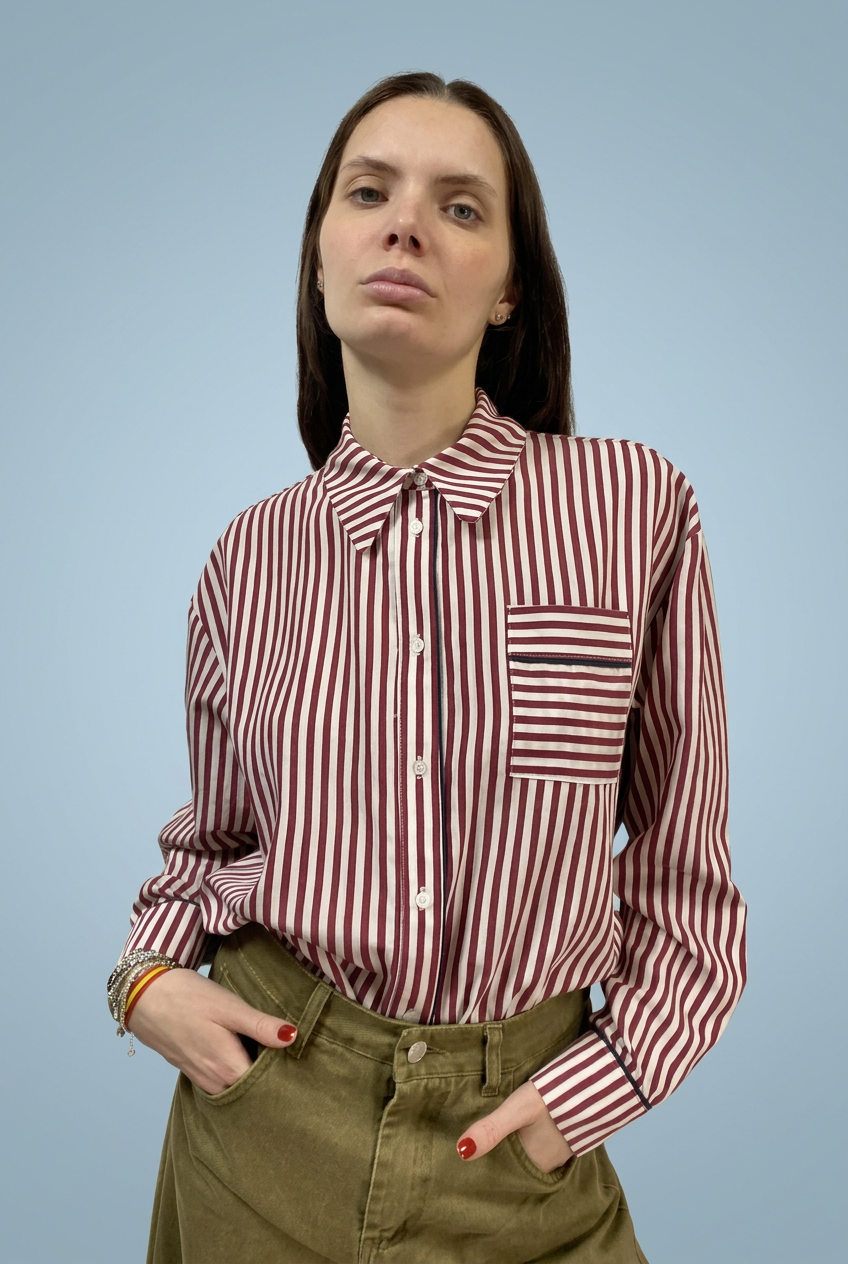 Camicia 1870 frontale sfondo azzurro polvere